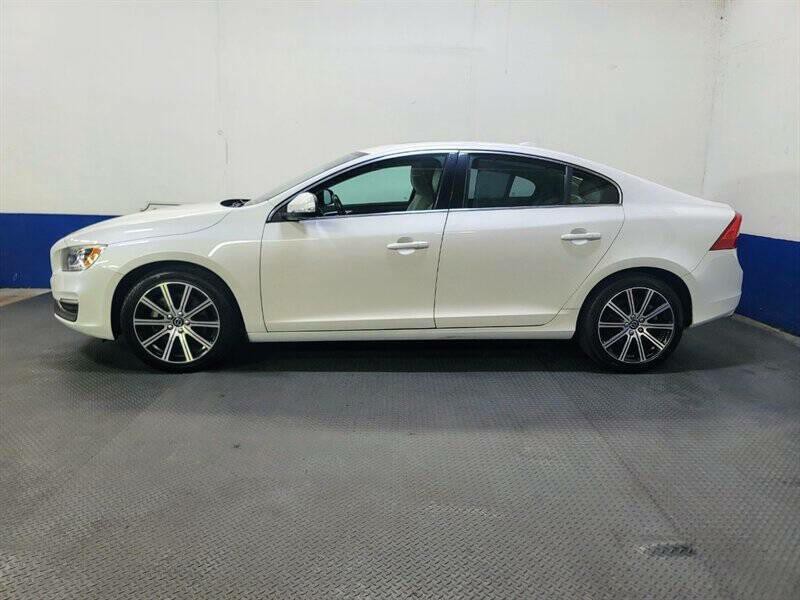 2017 Volvo S60 Image 2