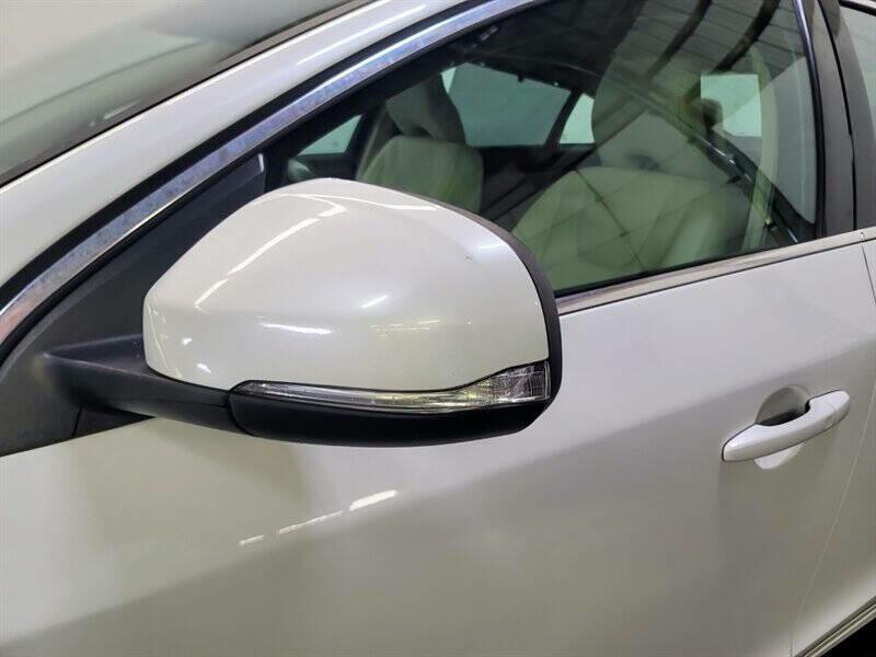 2017 Volvo S60 Image 3
