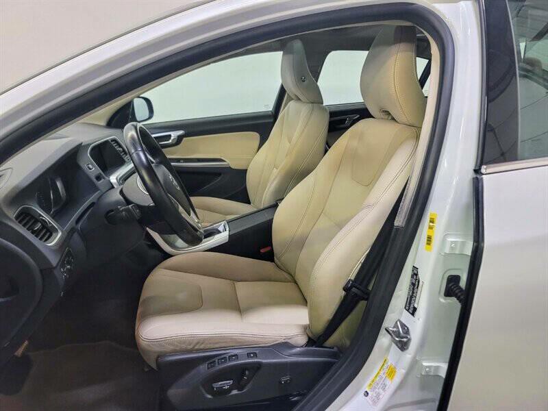 2017 Volvo S60 Image 6
