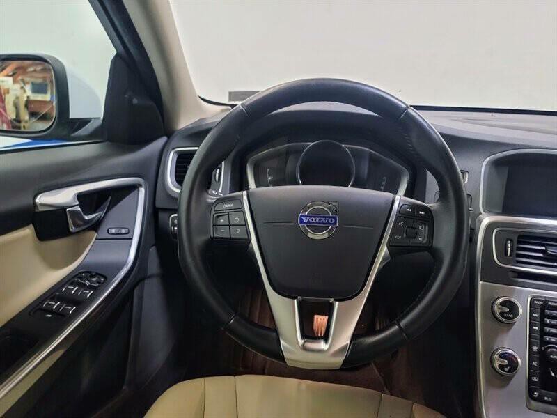 2017 Volvo S60 Image 10