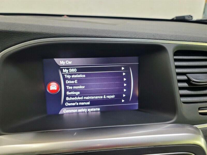 2017 Volvo S60 Image 25