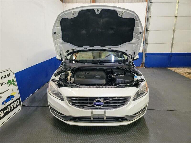 2017 Volvo S60 Image 30