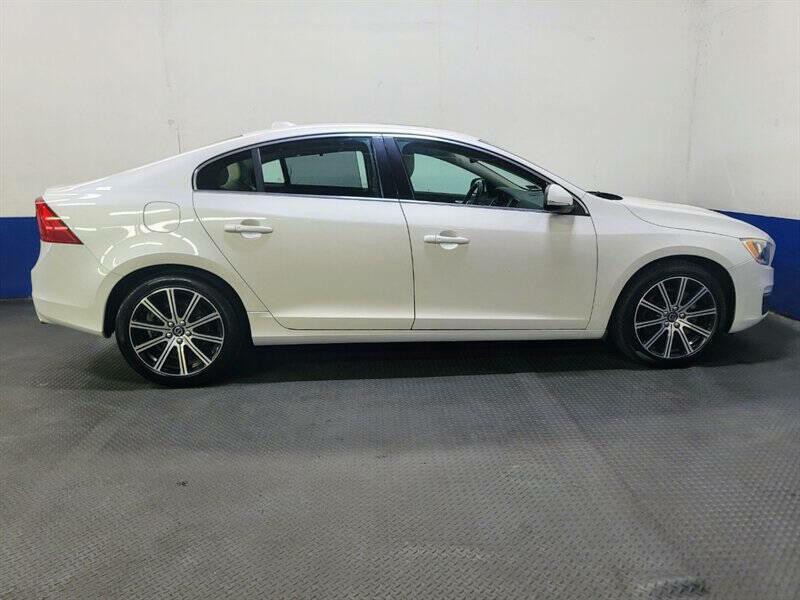 2017 Volvo S60 Image 37