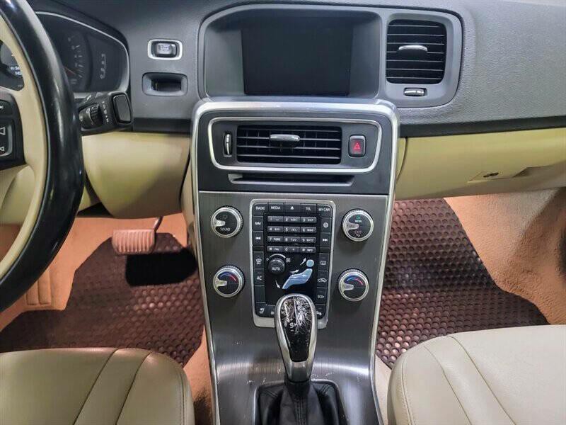 2015 Volvo S60 Image 12