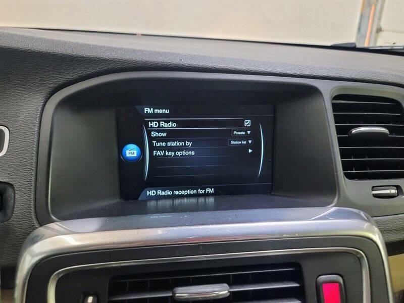 2015 Volvo S60 Image 16