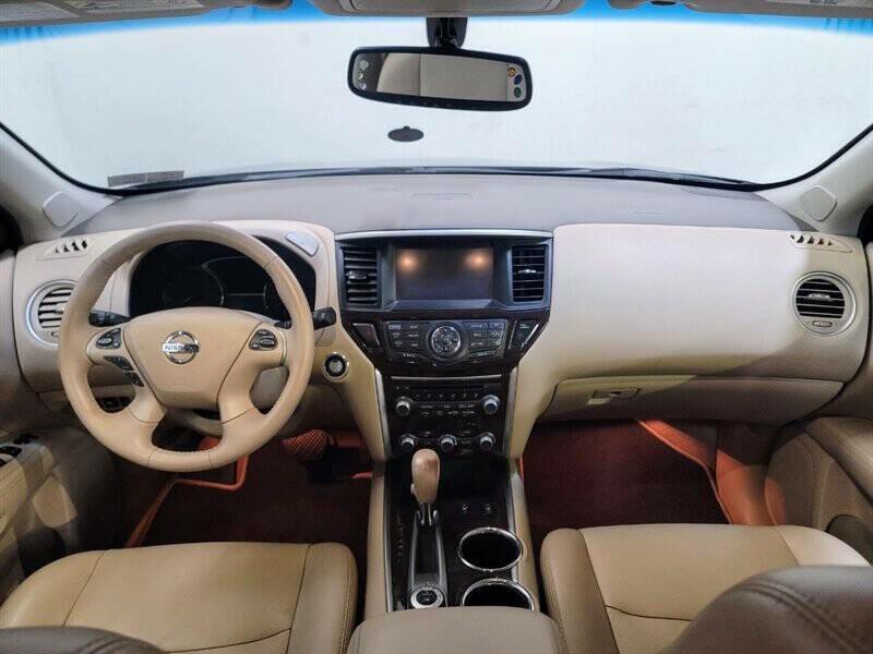 2015 Nissan Pathfinder Image 9