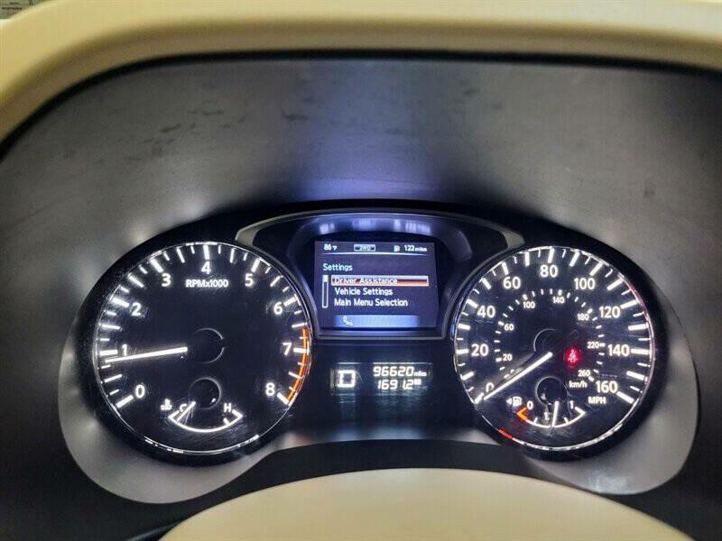 2015 Nissan Pathfinder Image 12