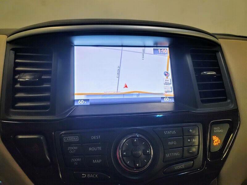 2015 Nissan Pathfinder Image 16