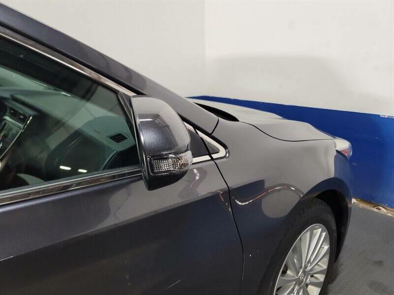 2013 Toyota Avalon Image 37