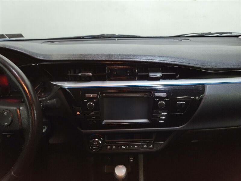 2016 Toyota Corolla Image 10