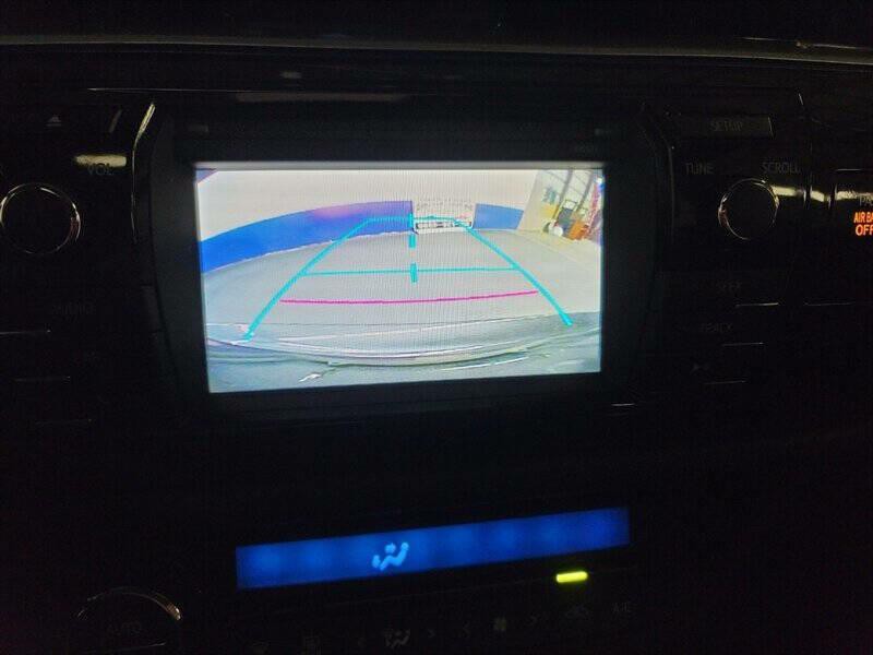 2016 Toyota Corolla Image 11