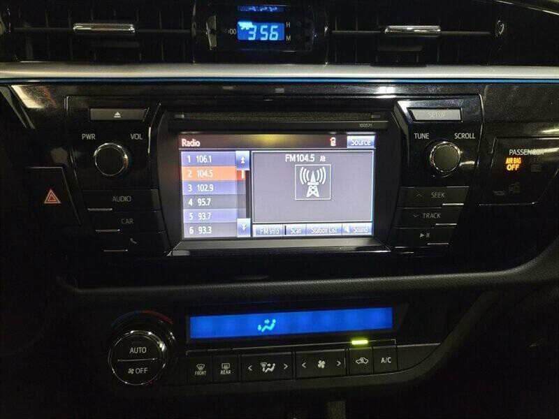 2016 Toyota Corolla Image 12