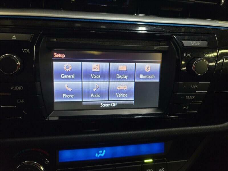 2016 Toyota Corolla Image 16