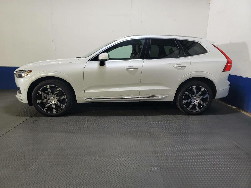 2018 Volvo XC60 Image 2
