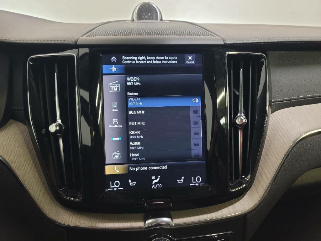 2018 Volvo XC60 Image 16