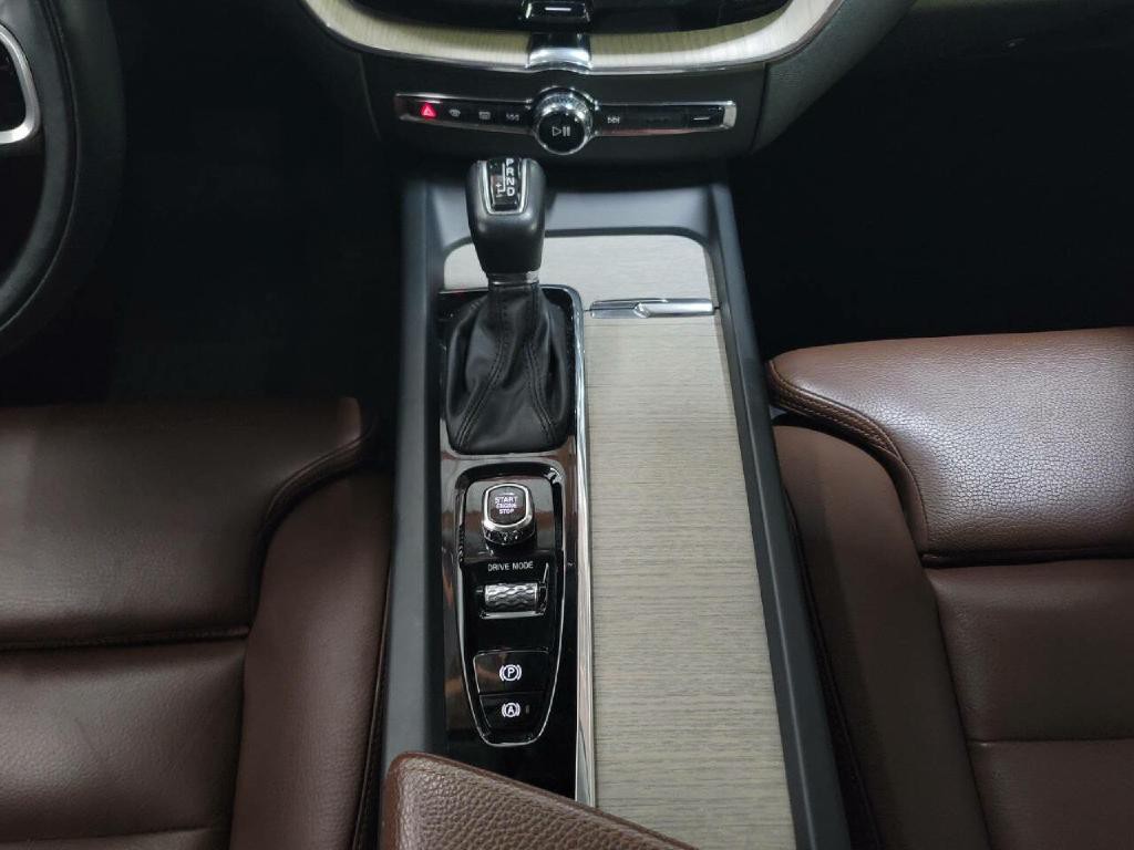 2018 Volvo XC60 Image 28