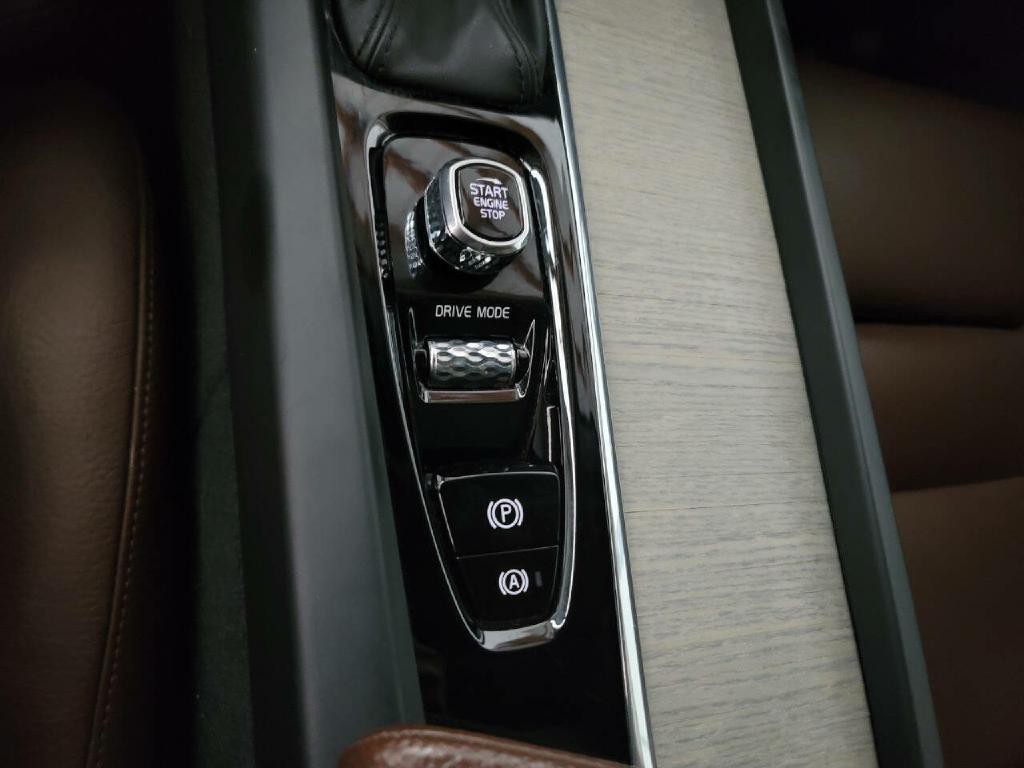 2018 Volvo XC60 Image 29