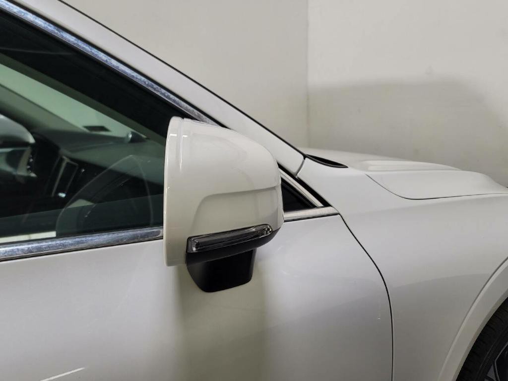 2018 Volvo XC60 Image 43