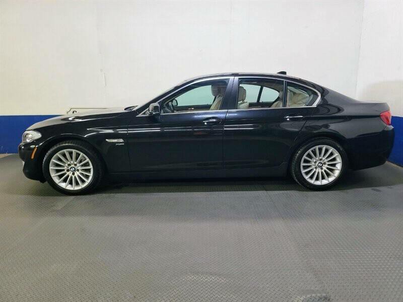 2012 BMW 5 Series Image 2