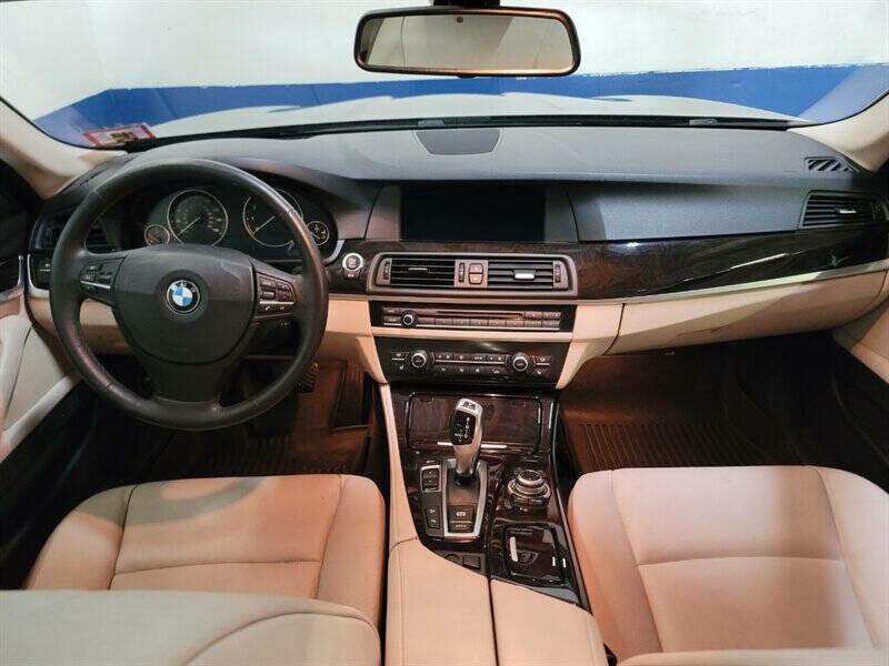 2012 BMW 5 Series Image 7