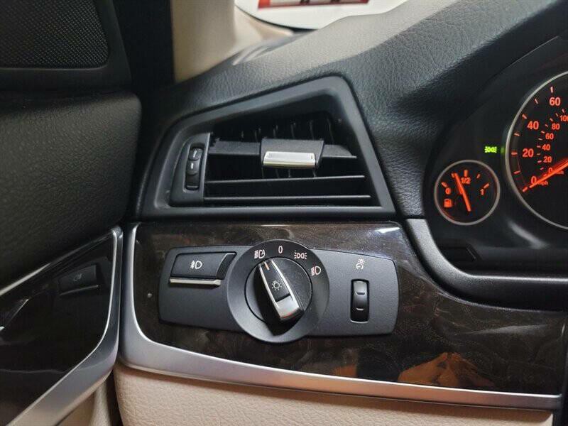 2012 BMW 5 Series Image 10