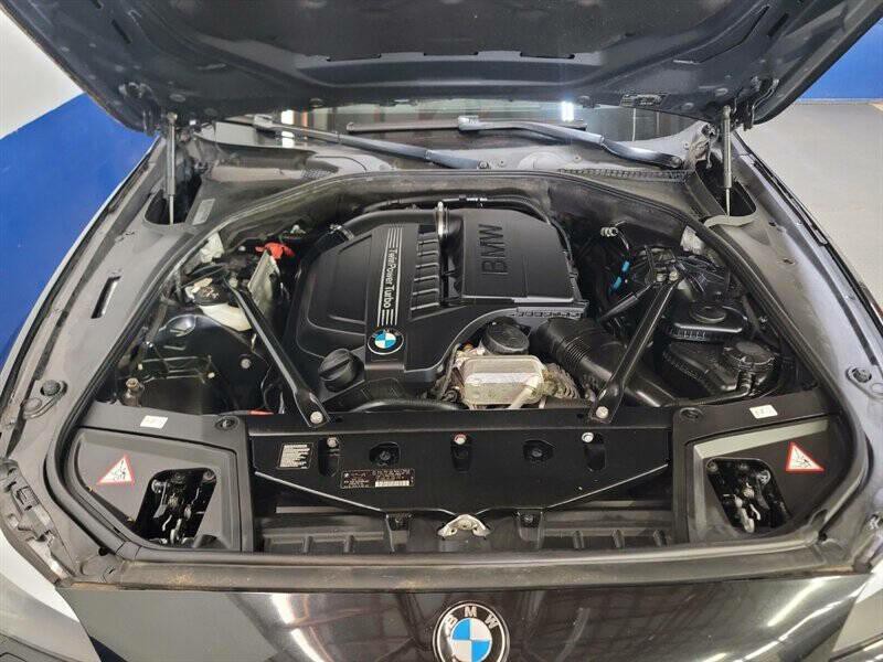 2012 BMW 5 Series Image 29