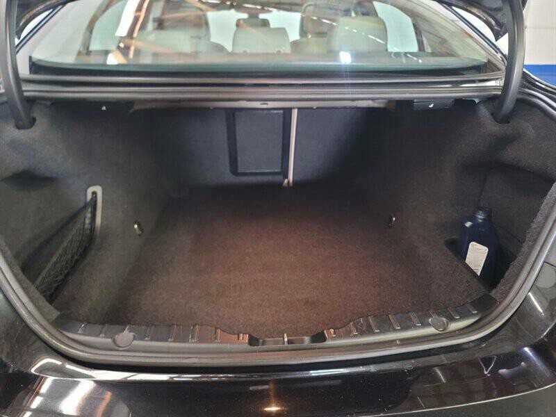 2012 BMW 5 Series Image 33