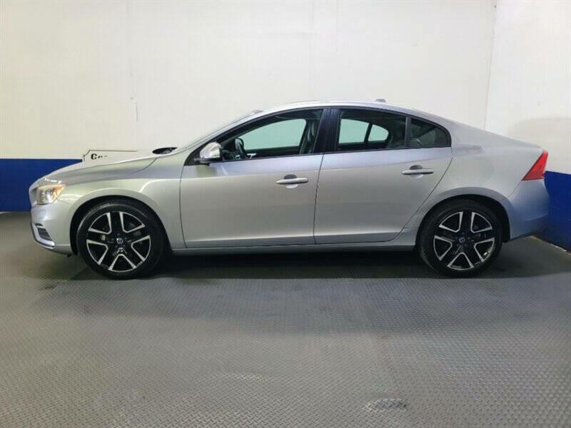 2017 Volvo S60 Image 2