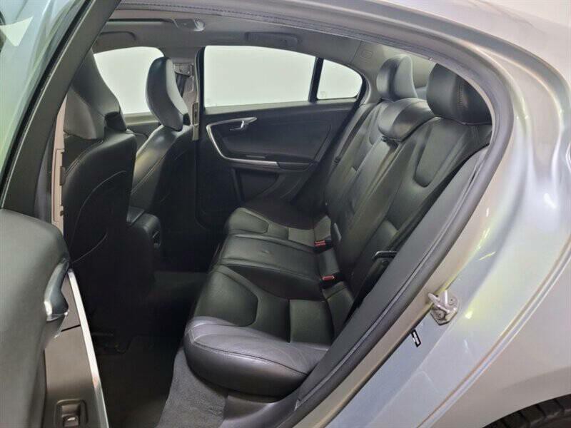 2017 Volvo S60 Image 6