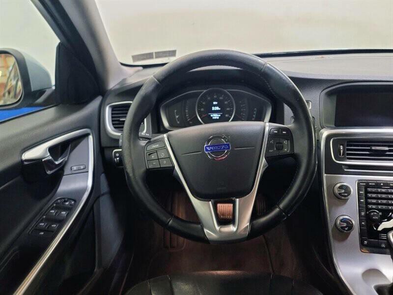 2017 Volvo S60 Image 8