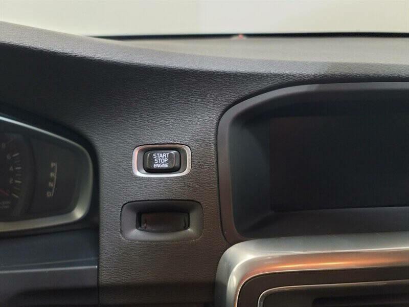 2017 Volvo S60 Image 10