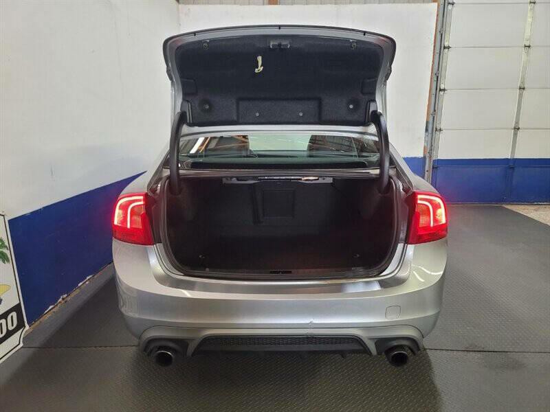 2017 Volvo S60 Image 30