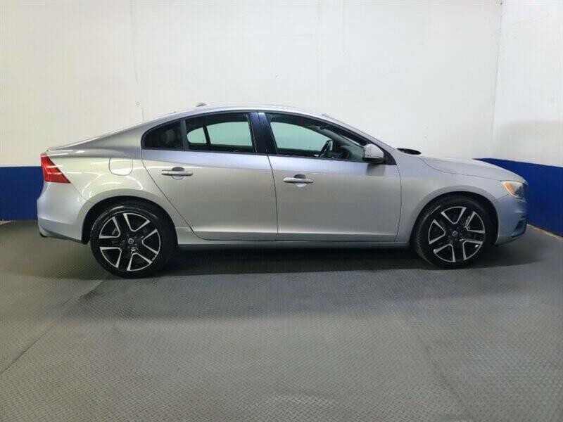 2017 Volvo S60 Image 33