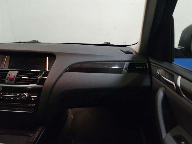 2017 BMW X3 Image 25