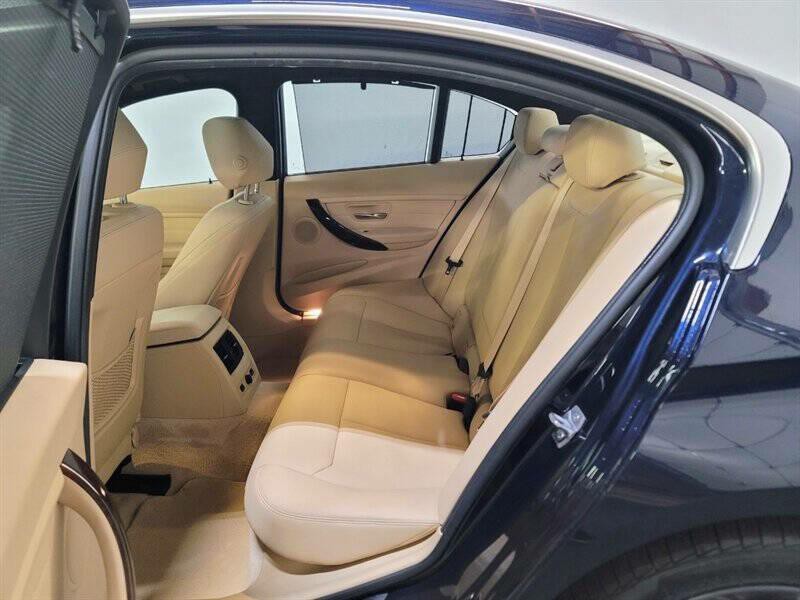 2015 BMW 3 Series Image 8