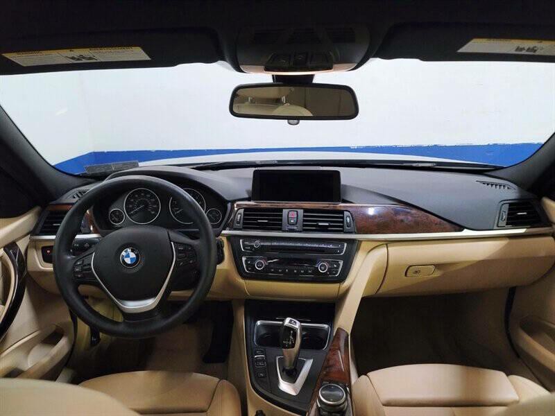 2015 BMW 3 Series Image 9