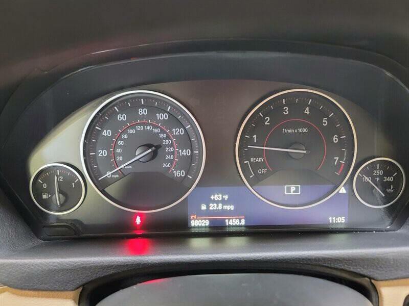 2015 BMW 3 Series Image 11