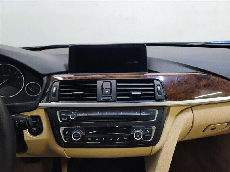 2015 BMW 3 Series Image 12