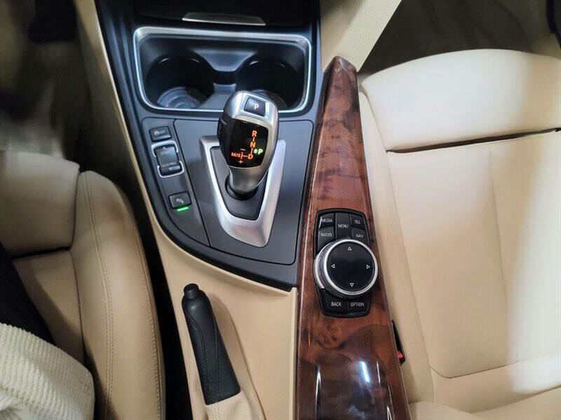 2015 BMW 3 Series Image 28