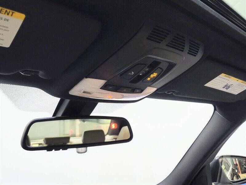 2015 BMW 3 Series Image 32