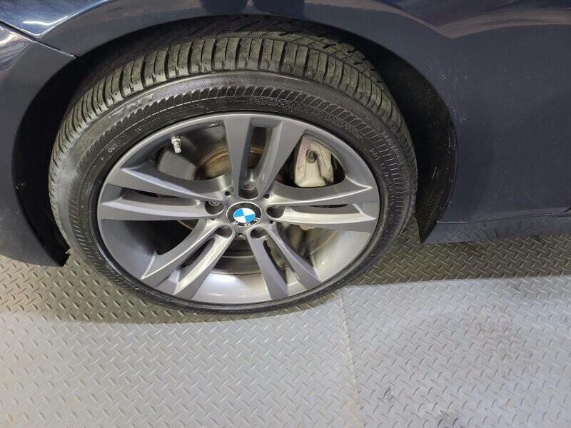 2015 BMW 3 Series Image 33