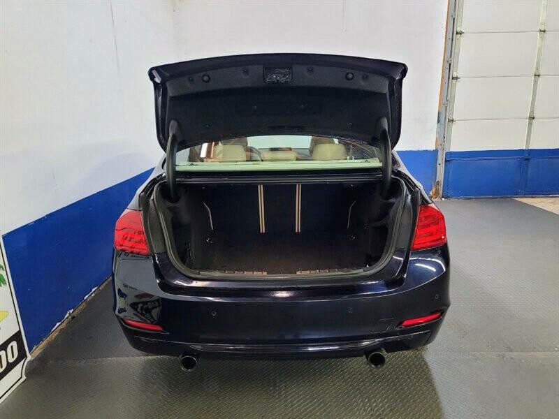 2015 BMW 3 Series Image 38