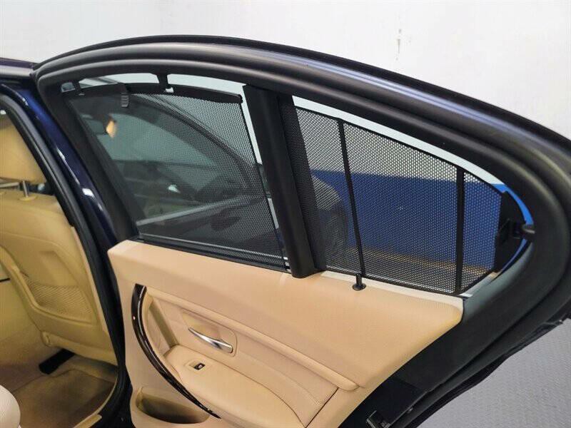 2015 BMW 3 Series Image 44