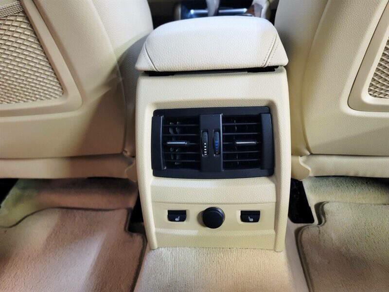 2015 BMW 3 Series Image 45