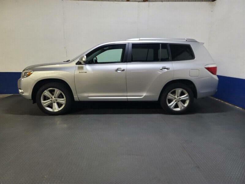 2010 Toyota Highlander Image 2