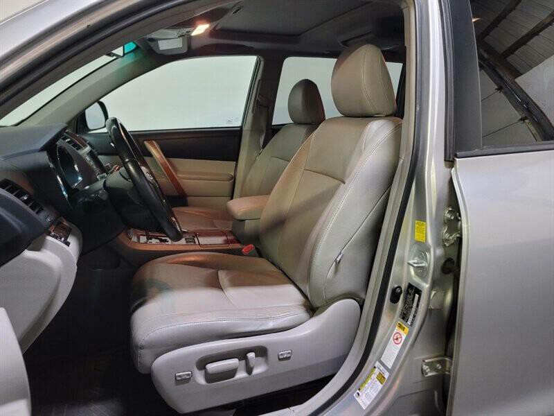 2010 Toyota Highlander Image 3