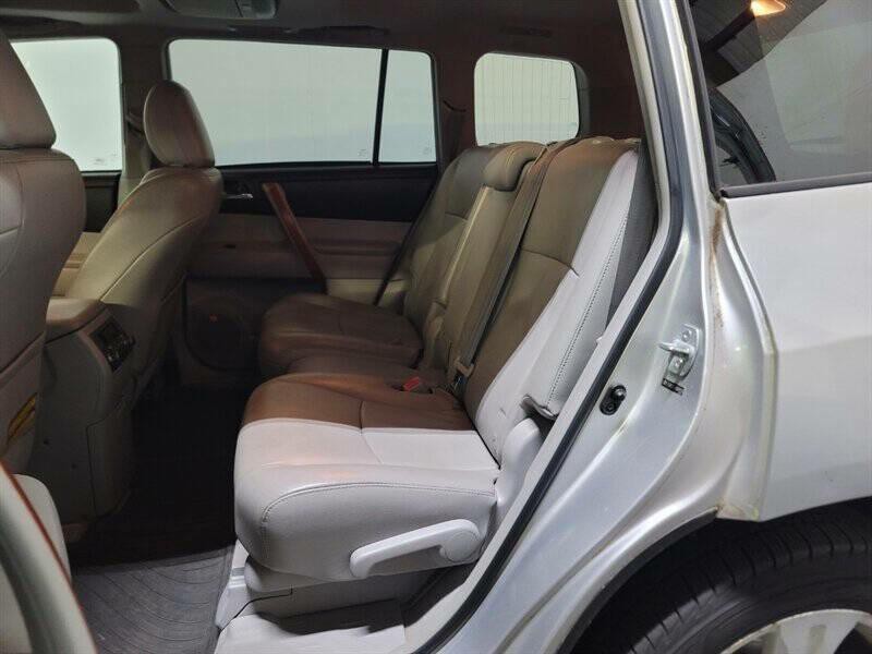 2010 Toyota Highlander Image 4