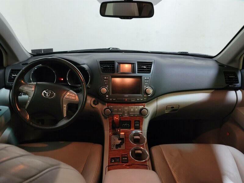 2010 Toyota Highlander Image 6