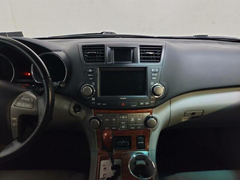 2010 Toyota Highlander Image 11