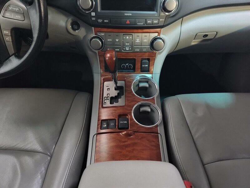 2010 Toyota Highlander Image 20